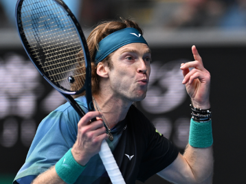 少年都受到 少年都受到