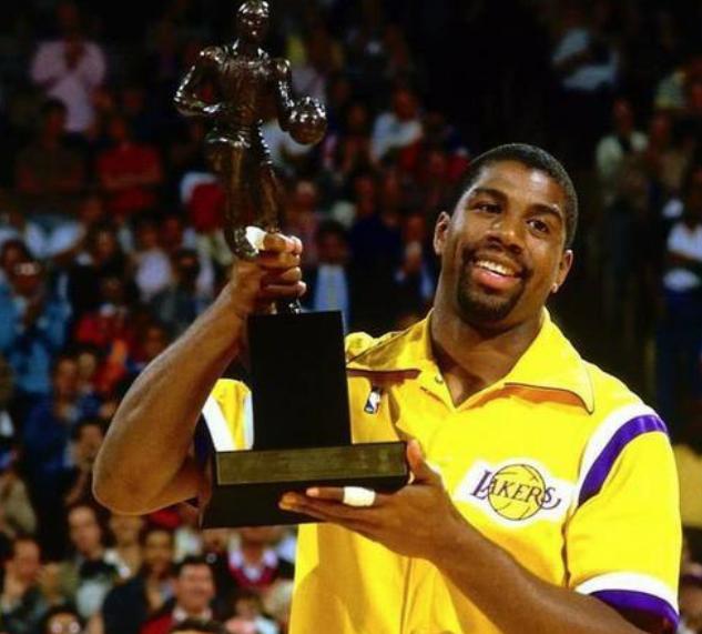 引起公众的 引起公众的